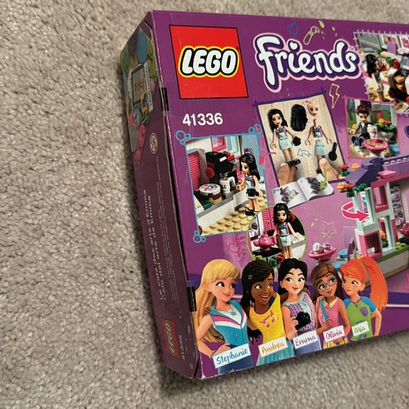 Lego Friends Emma’s Art Cafe - Picture 4 of 5